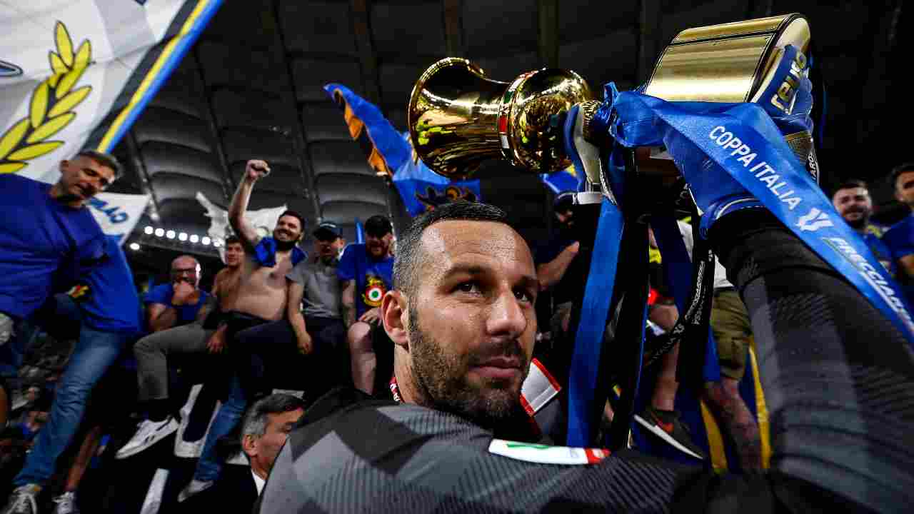 Samir Handanovic in seguito alla conquista della Coppa Italia (Ansa) 13 ottobre 2022 zonainter.it